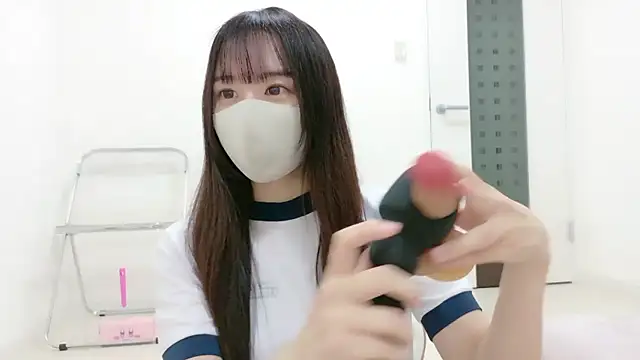  Mia land  online show from November 22, 1:10 pm