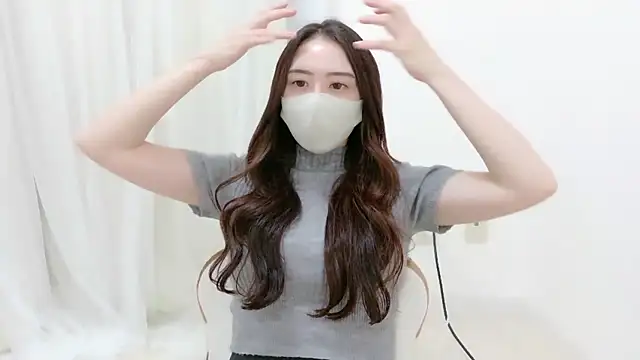  Mia land  online show from October 25, 1:12 pm