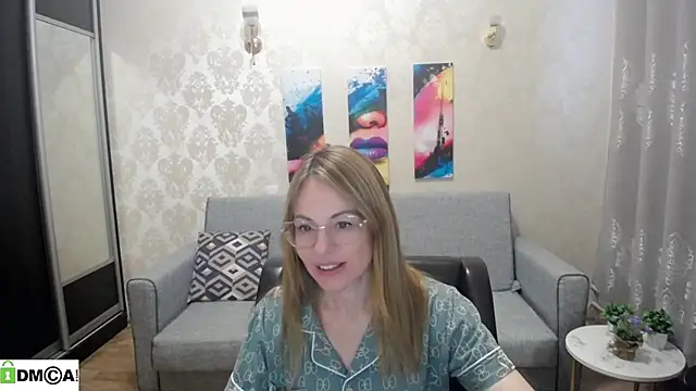 shy hot cat online show from November 7, 7:35 am