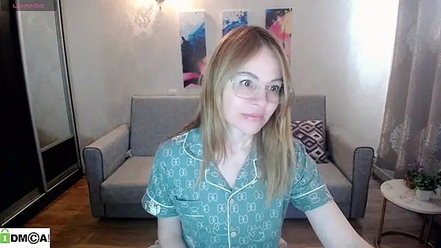 shy hot cat online show from November 3, 7:46 am