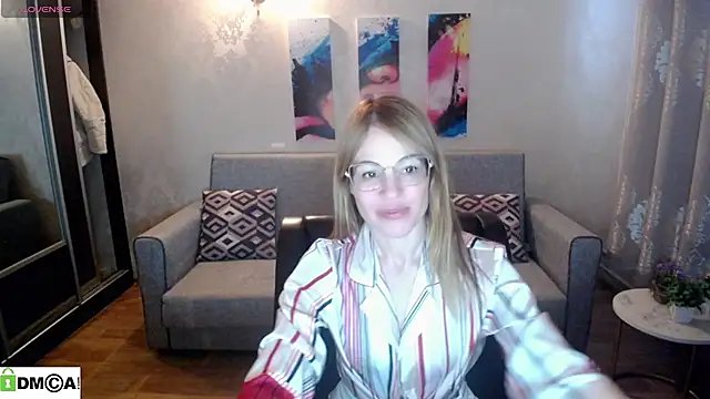 shy hot cat online show from October 31, 7:05 am