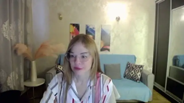 shy hot cat online show from December 3, 8:14 am