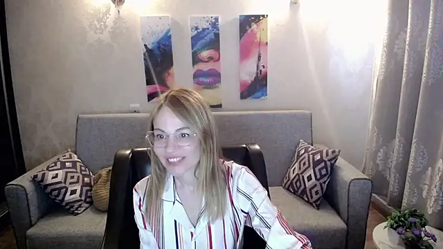 shy hot cat online show from September 11, 12:05 pm