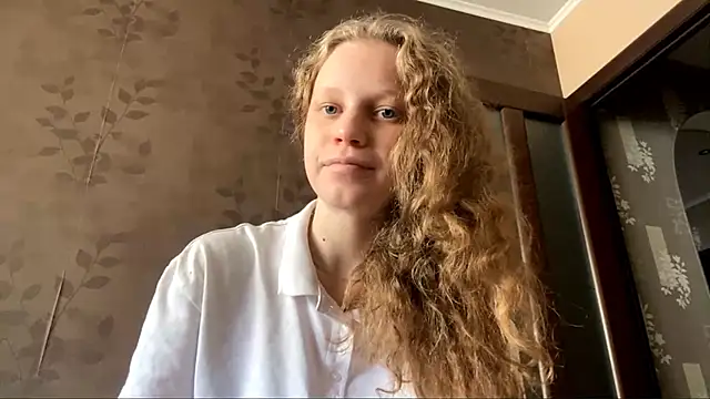 Snapshot of GlyndaCaver chatting on September 22, 9:59 am GlyndaCaver online show from September 22, 9:59 am