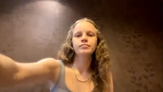 Snapshot of GlyndaCaver chatting on September 23, 11:17 am GlyndaCaver online show from September 23, 11:17 am