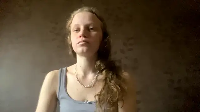 Snapshot of GlyndaCaver chatting on October 6, 11:11 am GlyndaCaver online show from October 6, 11:11 am
