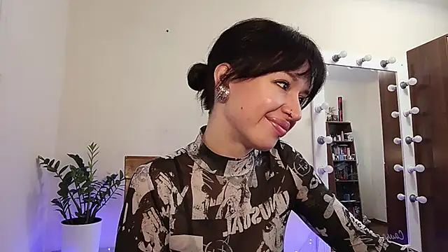 quiet smile online show from October 12, 8:16 am