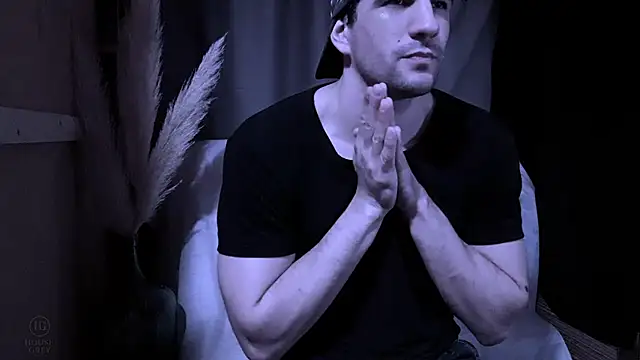 ObeyLust online show from October 5, 5:25 pm