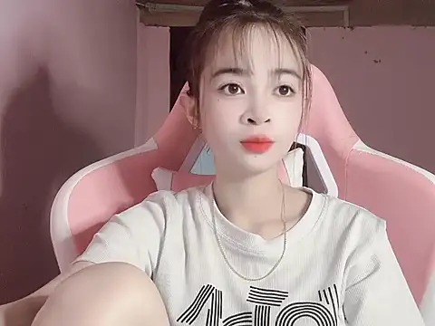 Suna7383 online show from November 13, 4:00 pm