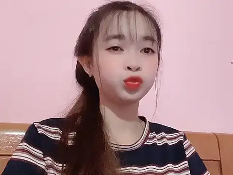 Snapshot of Suna7383 chatting on October 28, 3:55 pm Suna7383 online show from October 28, 3:55 pm