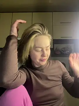 MartaLuna  online show from February 12, 6:18 pm