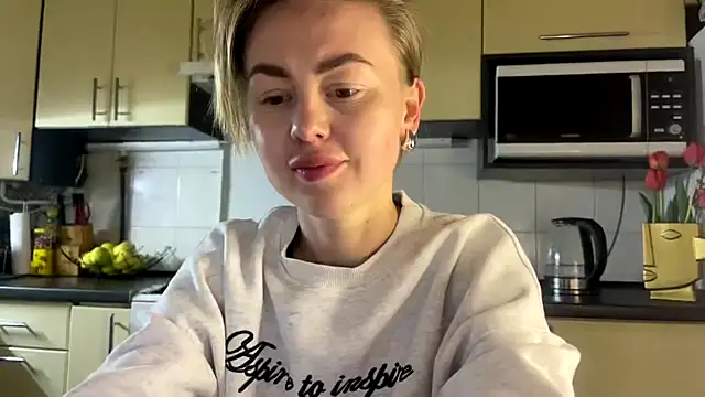 MartaLuna  online show from April 14, 7:30 pm