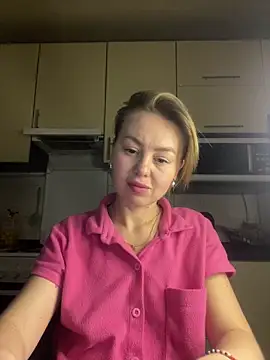 MartaLuna  online show from February 17, 9:01 pm