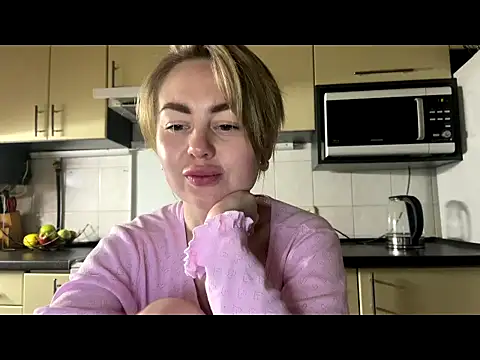 MartaLuna  online show from April 2, 8:59 pm