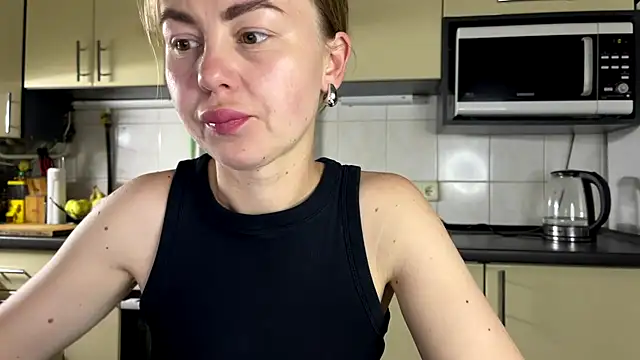 MartaLuna  online show from May 22, 7:23 pm