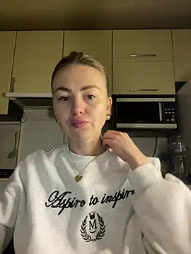 MartaLuna  online show from February 28, 6:40 pm