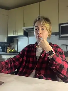 MartaLuna  online show from April 9, 7:20 pm