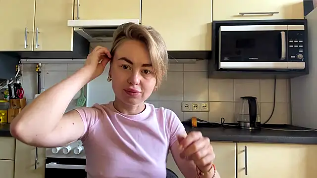 Snapshot of MartaLuna_ chatting on July 26, 7:37 am MartaLuna online show from July 26, 7:37 am