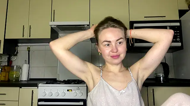 MartaLuna  online show from March 16, 8:44 pm