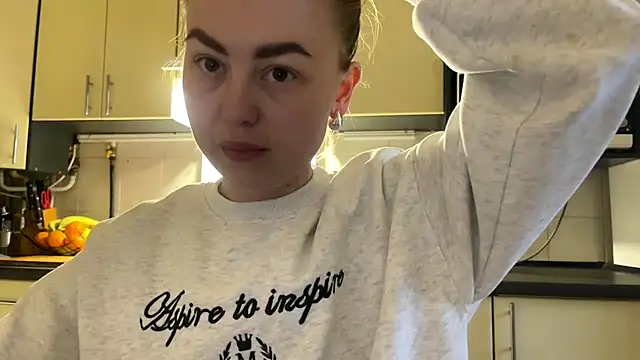 MartaLuna  online show from April 10, 3:52 pm