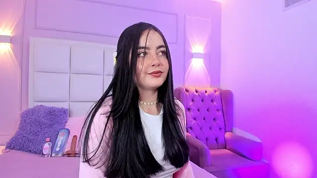 Ashleypetit online show from May 24, 1:11 pm