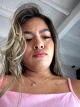 Snapshot of MayaMoanXXX chatting on October 3, 1:12 pm MayaMoanXXX online show from October 3, 1:12 pm