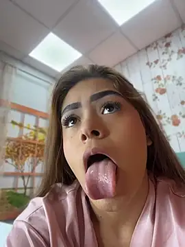 MayaMoanXXX online show from April 8, 1:12 pm