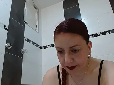 Snapshot of helenn653342 chatting on September 17, 4:09 pm helenn653342 online show from September 17, 4:09 pm