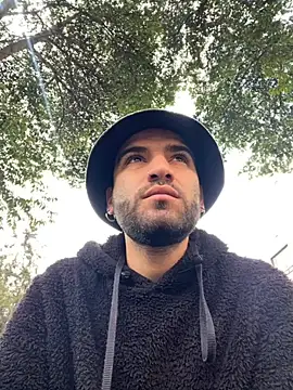 Snapshot of juan_hairy chatting on October 9, 3:12 pm juan hairy online show from October 9, 3:12 pm