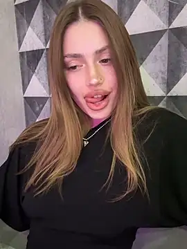 Elizabeth Tay online show from April 1, 6:05 pm