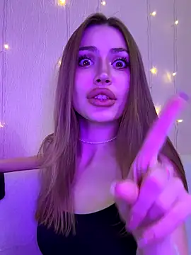 Elizabeth Tay online show from November 29, 5:46 pm