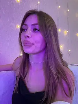 Elizabeth Tay online show from November 24, 6:19 pm