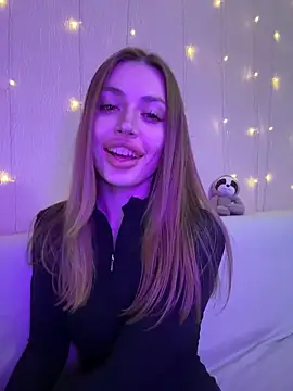 Elizabeth Tay online show from December 13, 8:37 pm