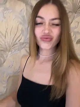 Elizabeth Tay online show from November 5, 7:06 pm