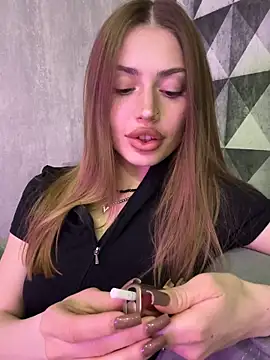 Elizabeth Tay online show from March 27, 6:31 pm