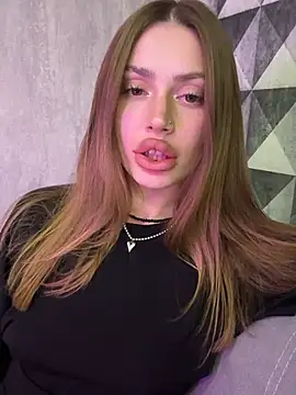 Elizabeth Tay online show from March 20, 6:31 pm