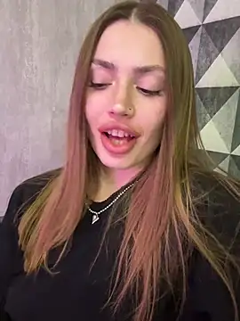 Elizabeth Tay online show from March 23, 8:52 pm