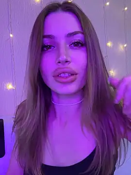 Elizabeth Tay online show from November 25, 5:57 pm