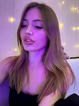 Elizabeth Tay online show from November 12, 4:44 pm