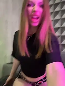 Elizabeth Tay online show from April 19, 6:10 pm