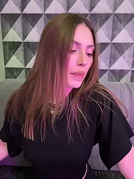 Elizabeth Tay online show from March 22, 5:58 pm