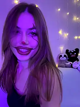 Elizabeth Tay online show from October 31, 5:53 pm