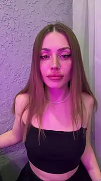 Elizabeth Tay online show from February 25, 6:08 pm