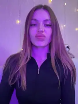 Elizabeth Tay online show from December 20, 7:28 pm