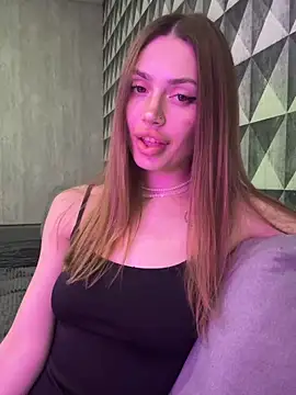 Elizabeth Tay online show from March 10, 6:34 pm