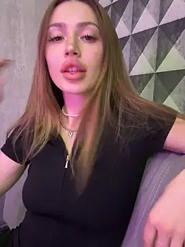 Elizabeth Tay online show from March 12, 7:29 pm