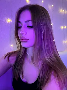 Elizabeth Tay online show from November 8, 5:16 pm