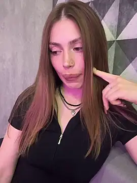 Elizabeth Tay online show from April 3, 6:25 pm