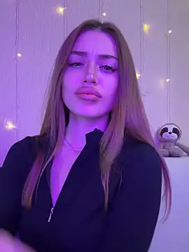 Elizabeth Tay online show from December 18, 6:34 pm