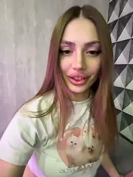 Elizabeth Tay online show from March 4, 7:32 pm